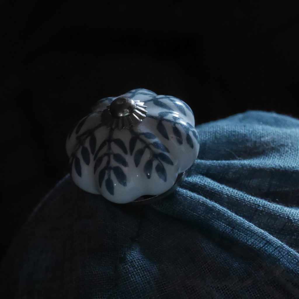 vannerie de rotin spiralée pour faire une cloche à fruits